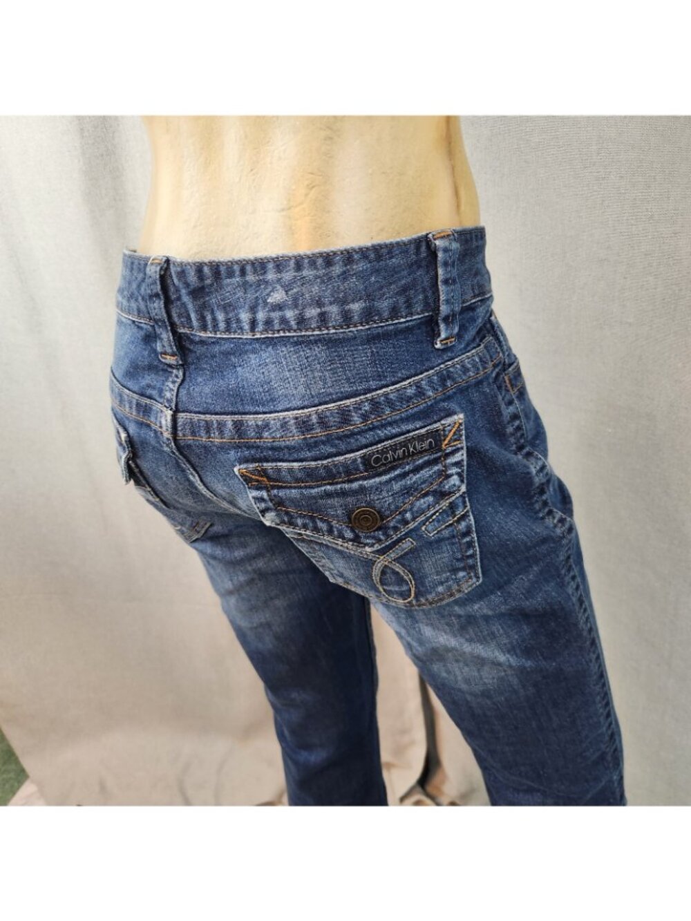Calvin Klein Lean Boot Cut Med Wash Denim Blue Jeans Size 6 MEDIUM 28 W x 29 I - Picture 7 of 8